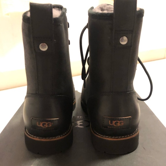 New!!!  Ugg Hannen leather waterproof boots - Picture 4 of 8